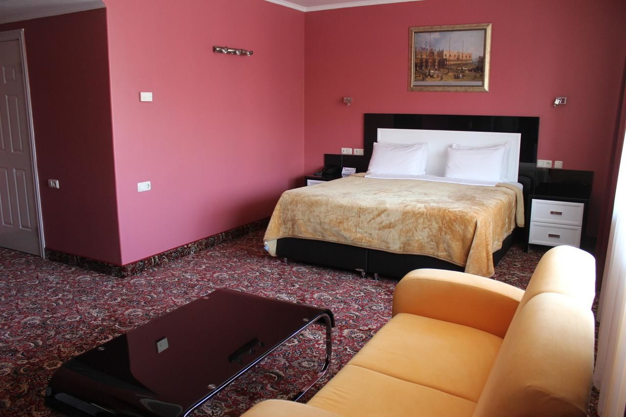 Отель Erebuni Hotel Yerevan Ереван-48